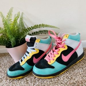 RARE!!! Nike Womens High Dunk size 9